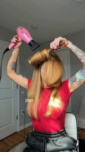 escovar o cabelo