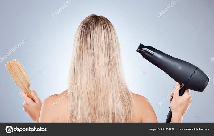 Como fazer uma escova lisa em casa sem deixar o cabelo armado