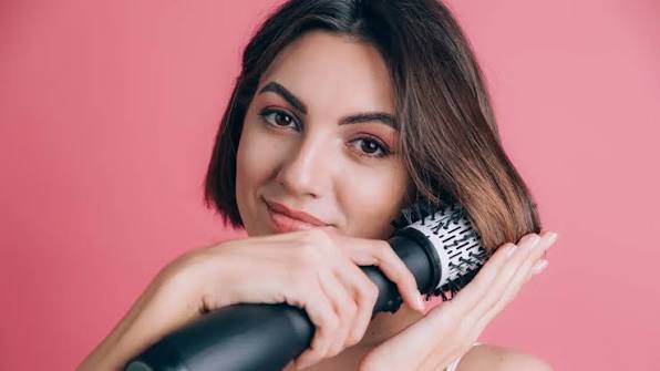 9 Maneiras de Como Fazer Escova em Cabelo Curto Sozinha em Casa